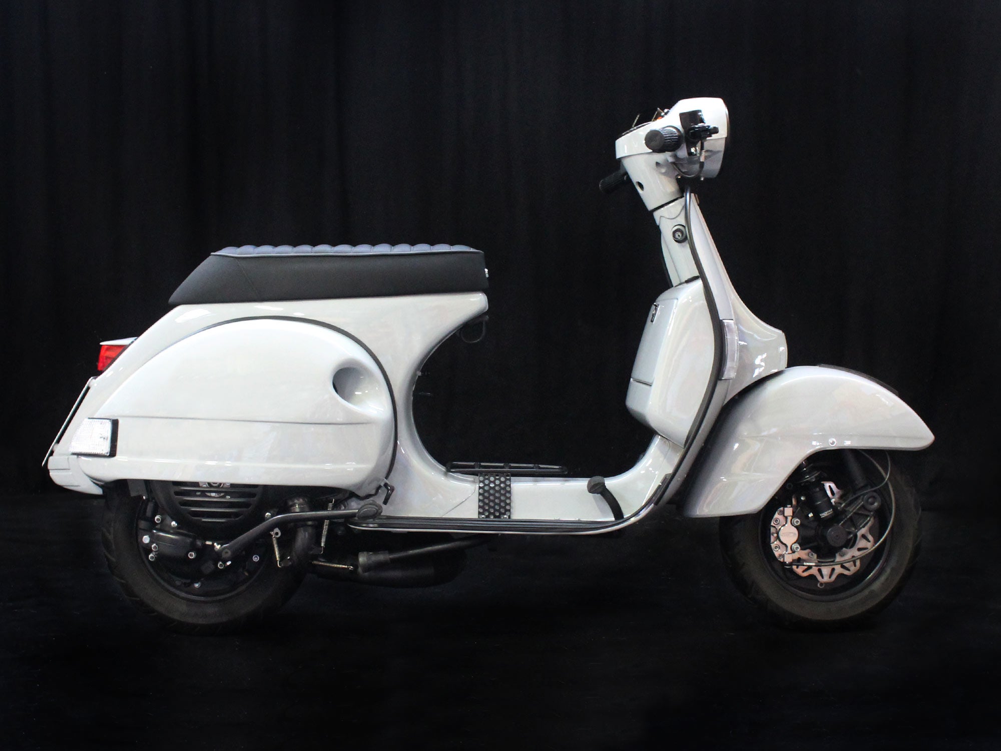 Custom Vespa PX 200 Grigio Abarth Scooter & Service