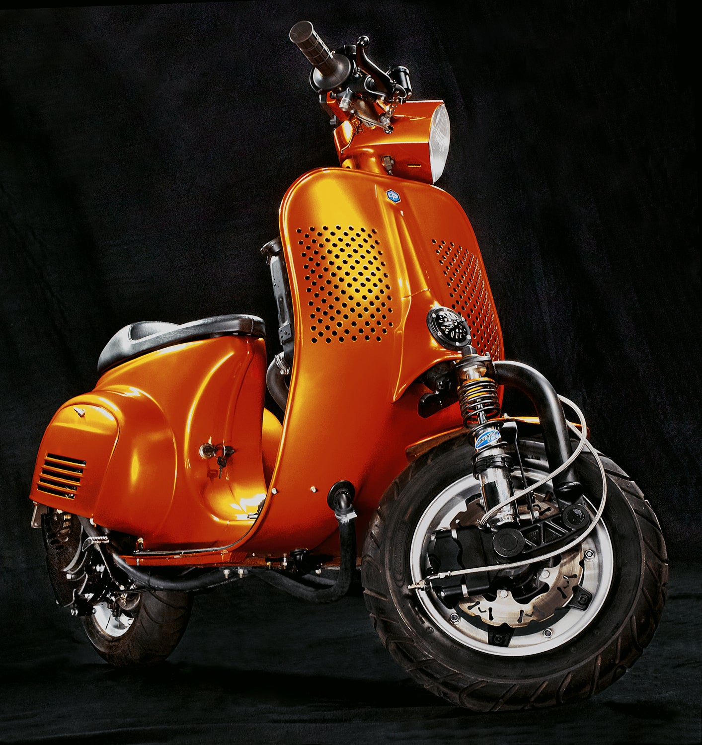 Custom Vespa Umbau V50 mit wassergekühltem 153ccm Rotax Zylinder und Scheibenbremse