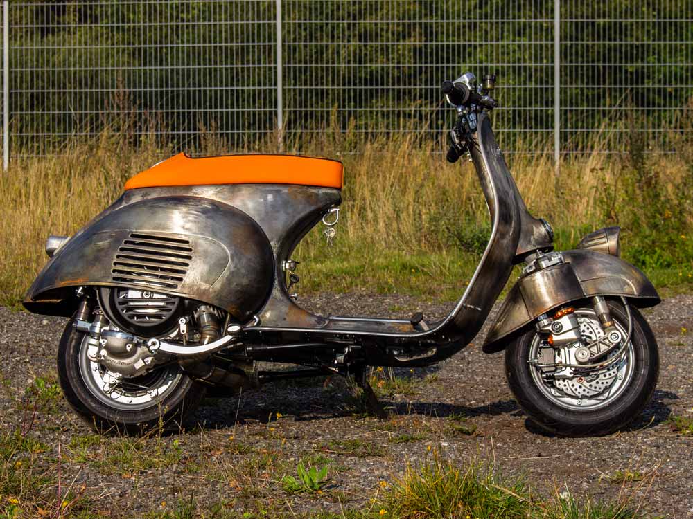 Custom Vespa 250ccm im Raw Metal Style