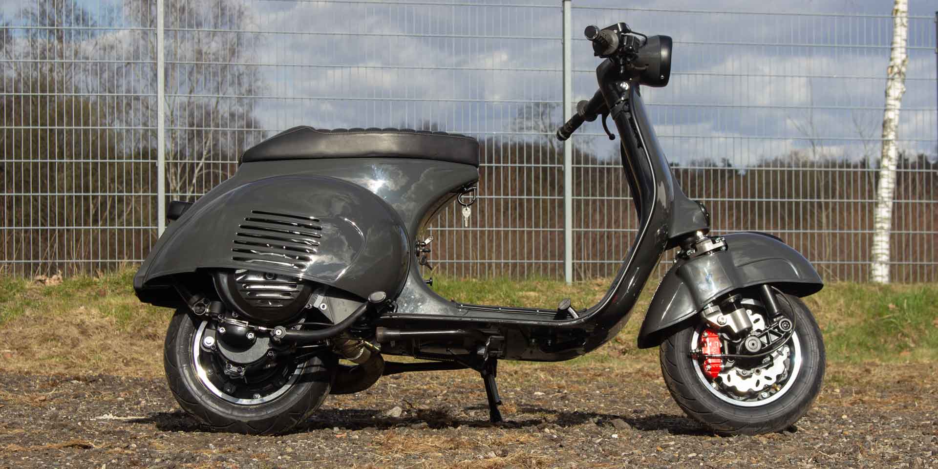 Custom Vespa VNB 306ccm in Ferrari Grigio Scuro