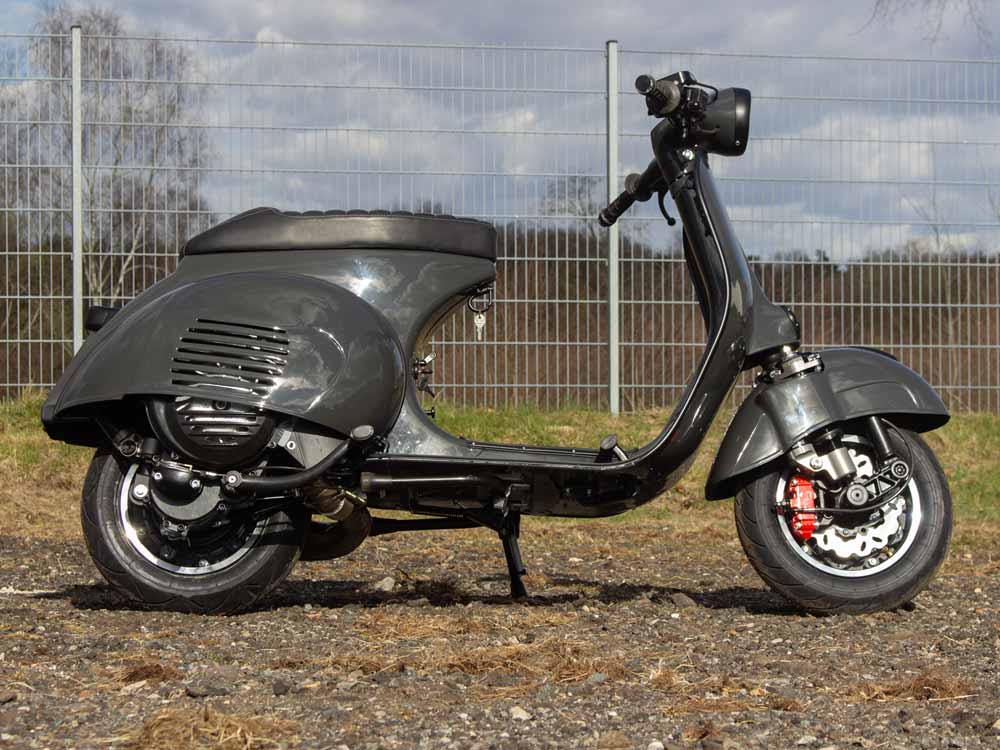 Custom Vespa VNB 306ccm in Ferrari Grigio Scuro