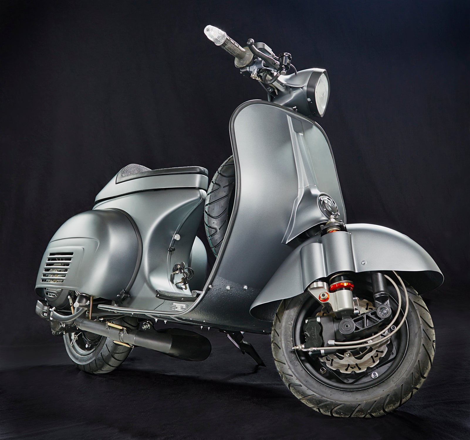 Custom Vespa Umbau GL 221ccm mit Scheibenbremse und Sitzbanktank
