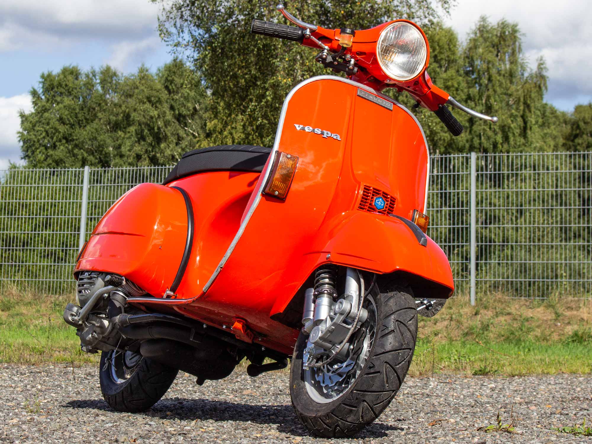 Custom Vespa Tuning mit Quattrini 244ccm Motor und Scheibenbremse