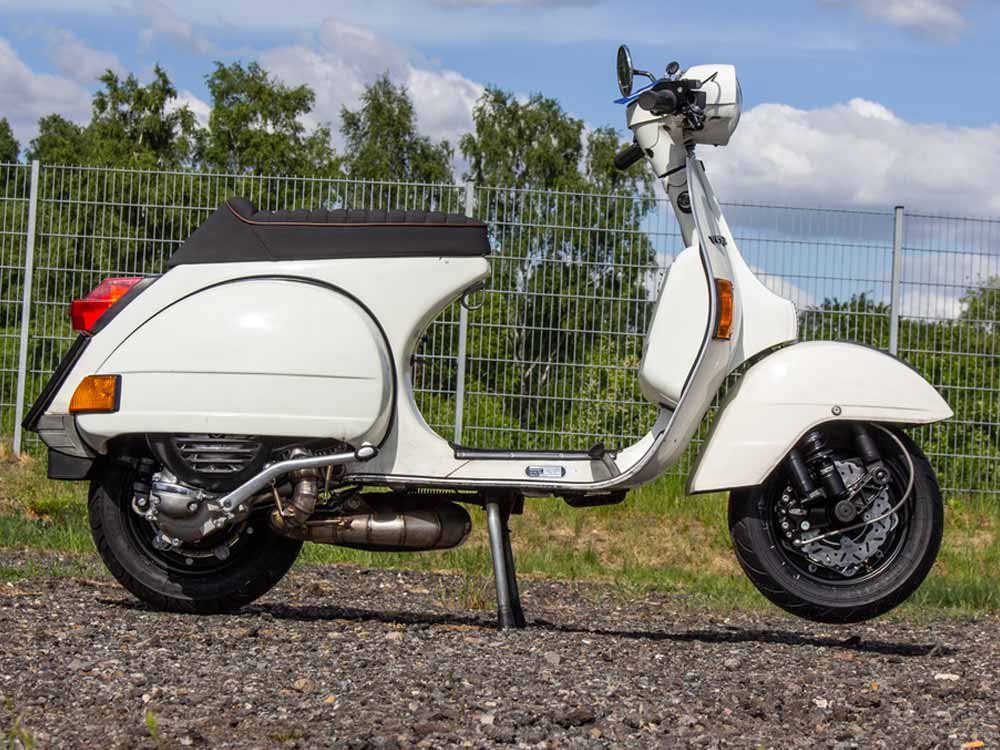 Custom Vespa PX 244ccm mit Scheibenbremse weiss