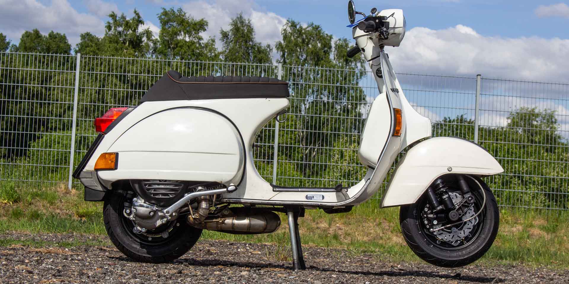 Custom Vespa PX 244ccm mit Scheibenbremse weiss