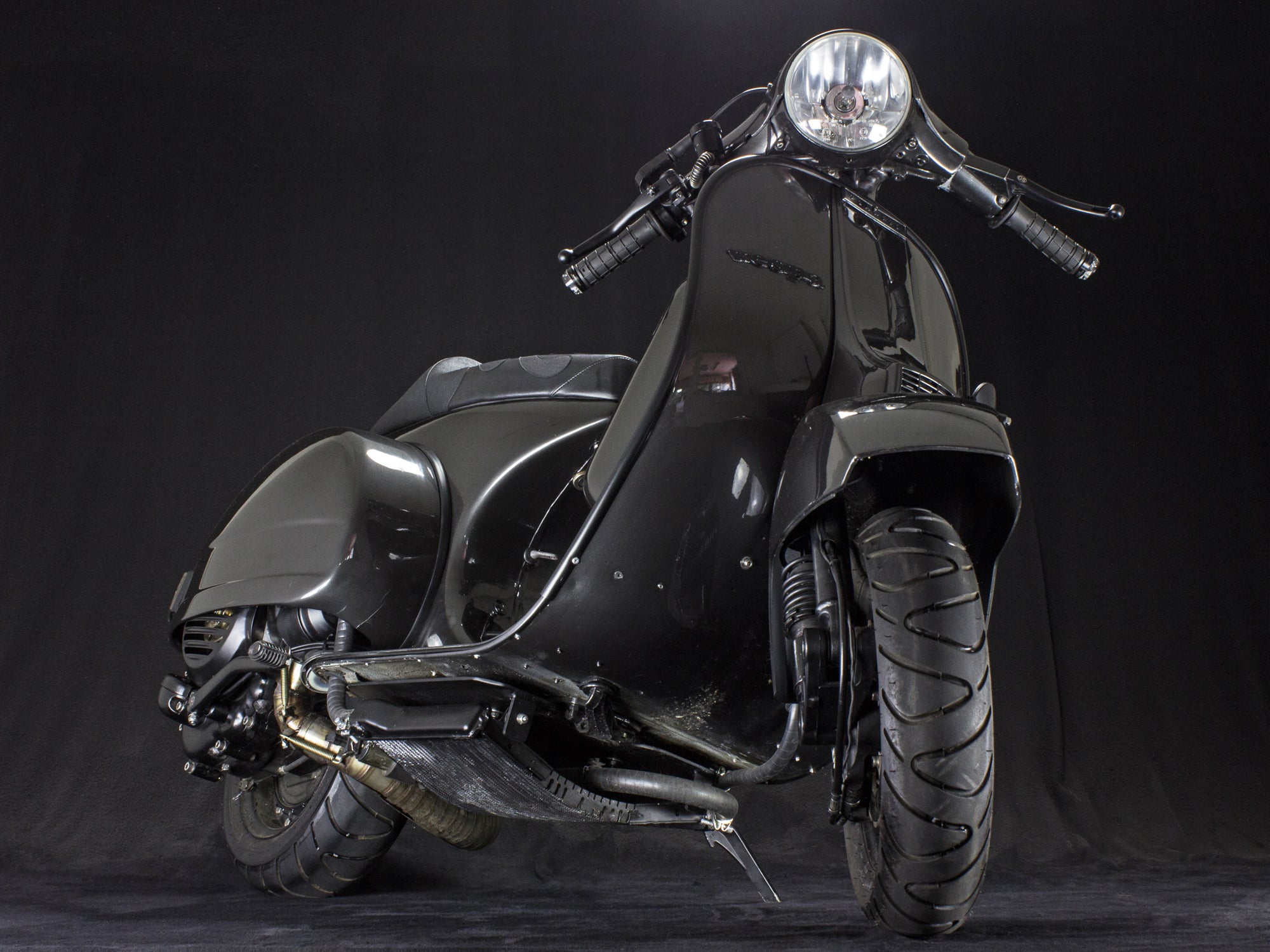 Custom Vespa Umbau PX 250ccm mit wassergekühltem Rotax Zylinder und Rennauspuff
