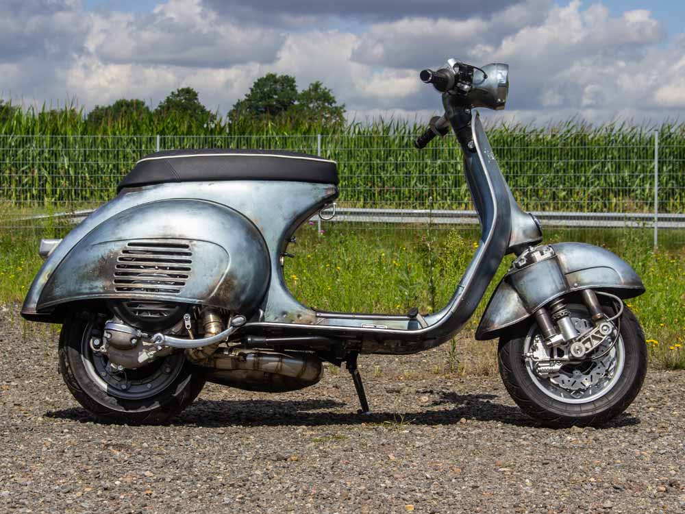 Custom Vespa VNB 244 Azzurro Metallizzato 114 Rawstyle