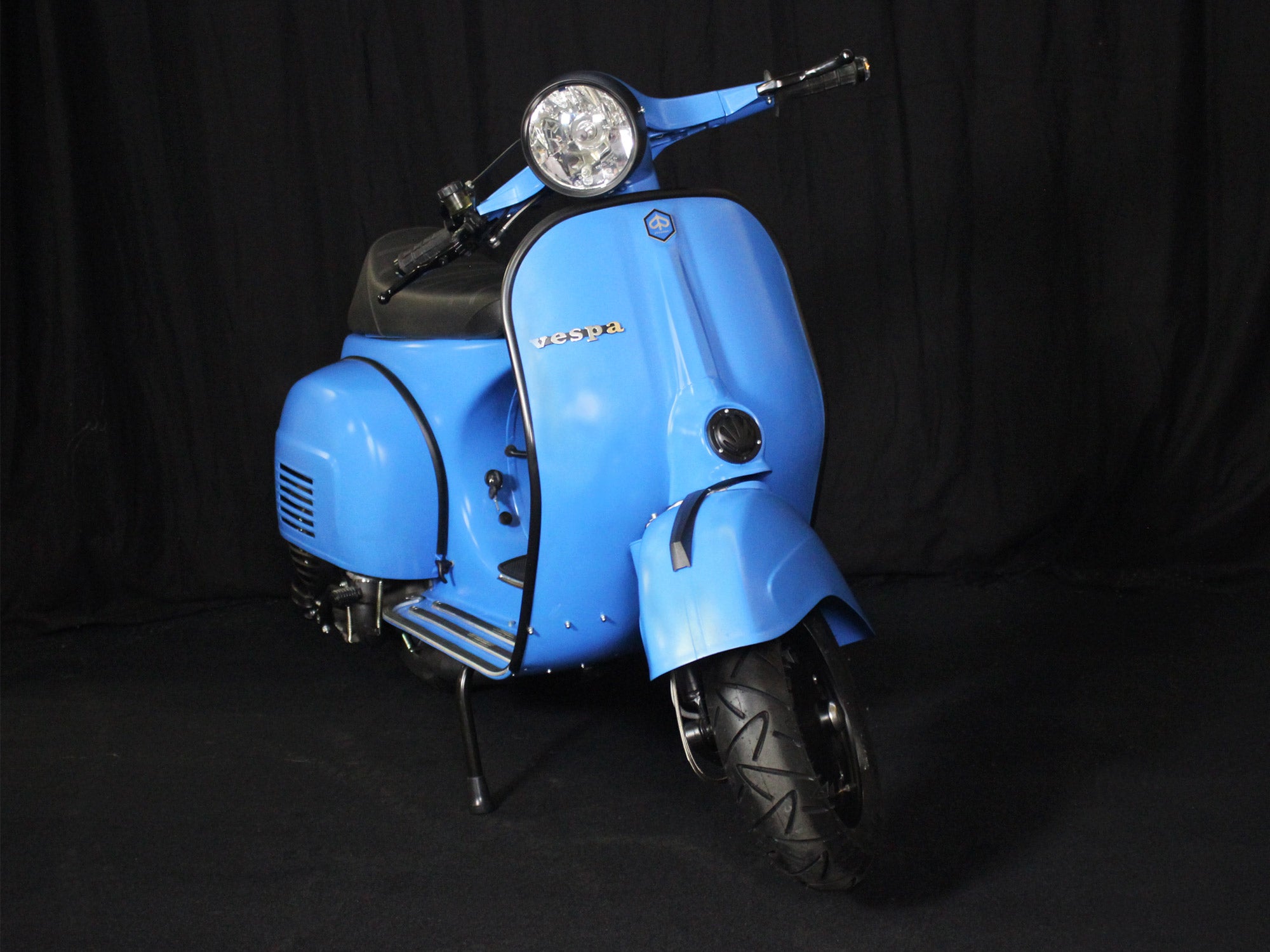 Custom Vespa Sprint 221ccm mit Scheibenbremse in Aral Blau Matt