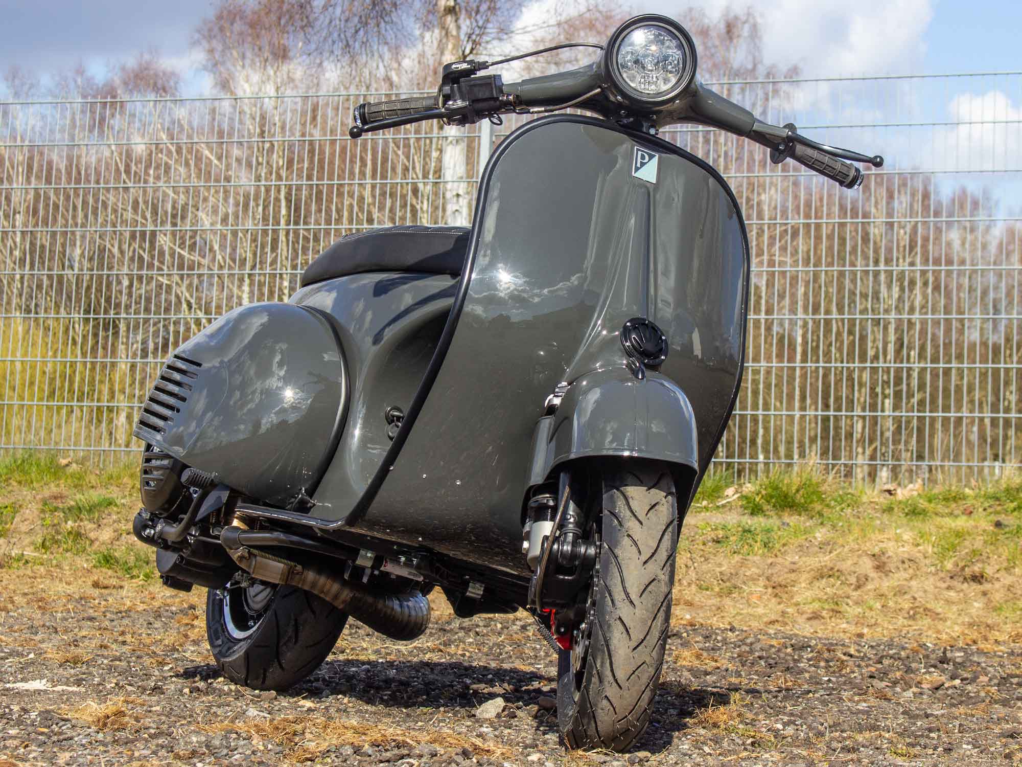 Custom Vespa Umbau mit BFA 306ccm Motor und Scheibenbremse in Ferrari Grigio Scuro