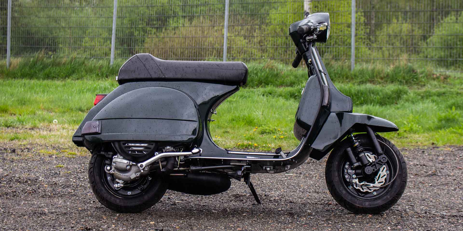 Custom Vespa Tuning PX 200 in Porsche British Racing Green