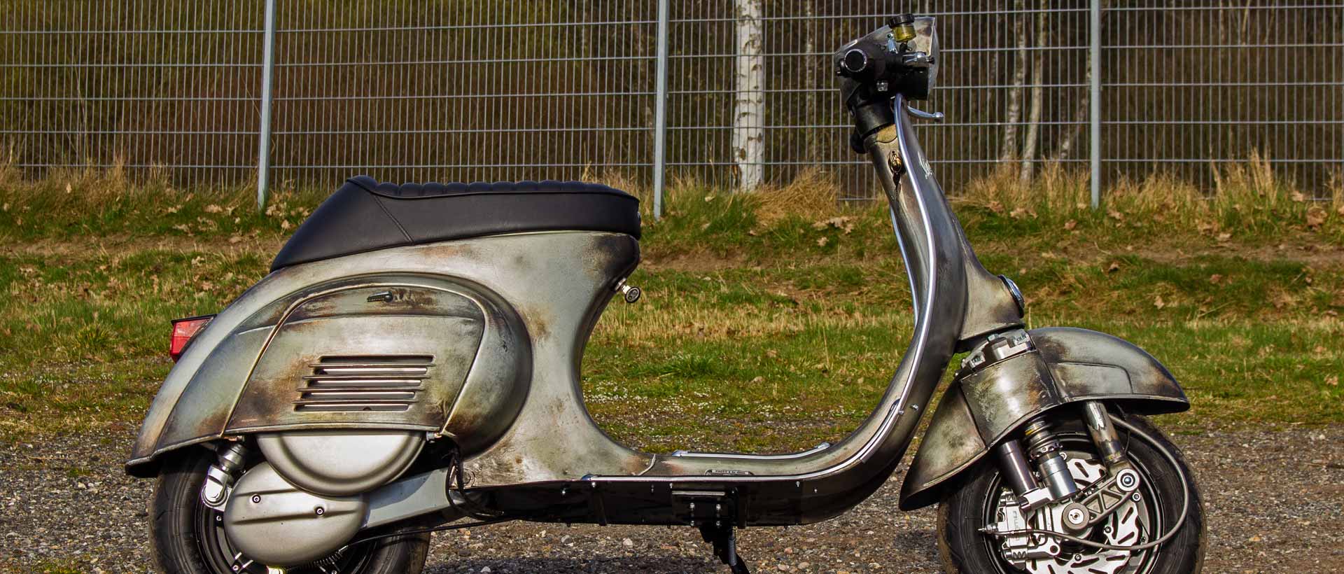 Custom Vespa mit Elektro Motor in Rawstyle Lackierung