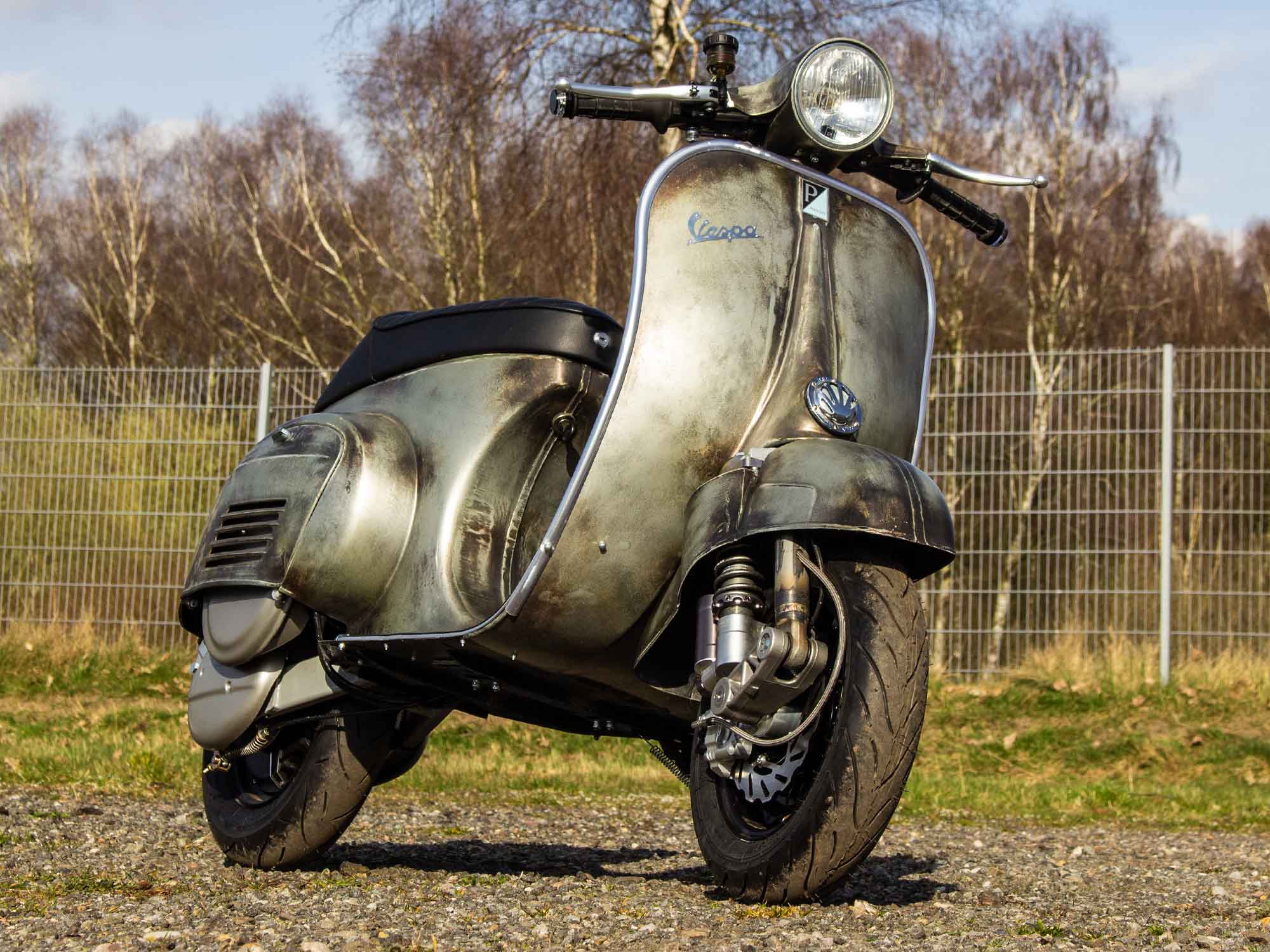 Custom Vespa V50 Rawstyle mit Elektro-Antrieb
