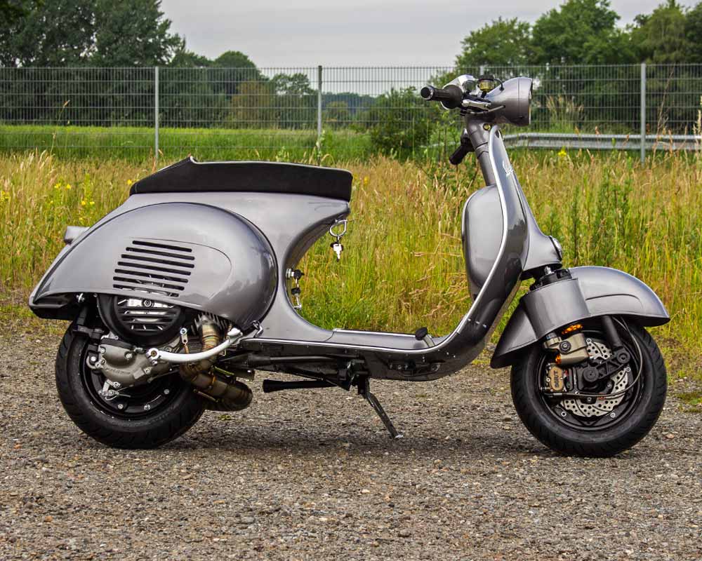 Custom Vespa VBB 244 Bentley Silber