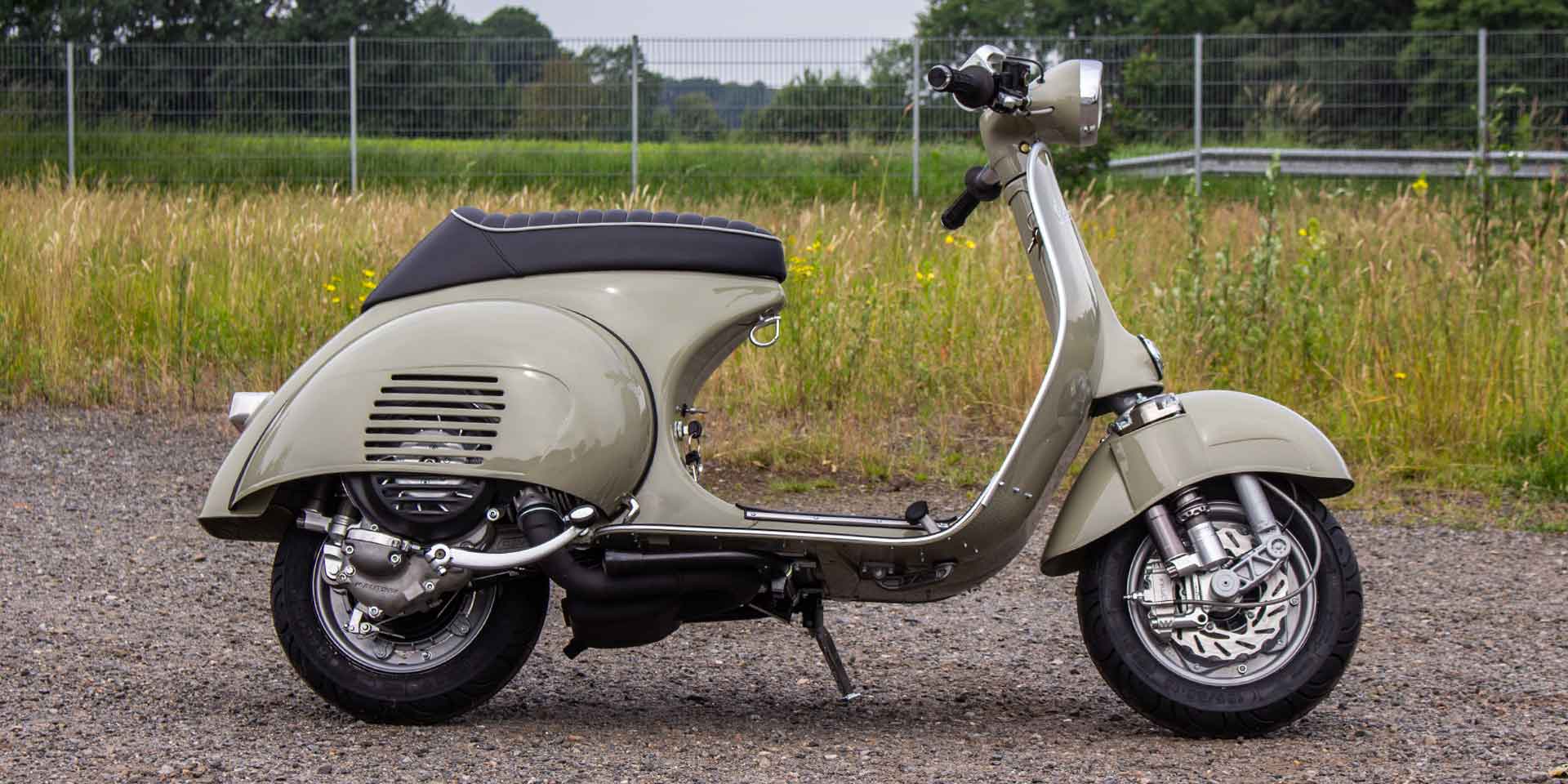 Custom Vespa VBB 244ccm in Porsche Steingrau