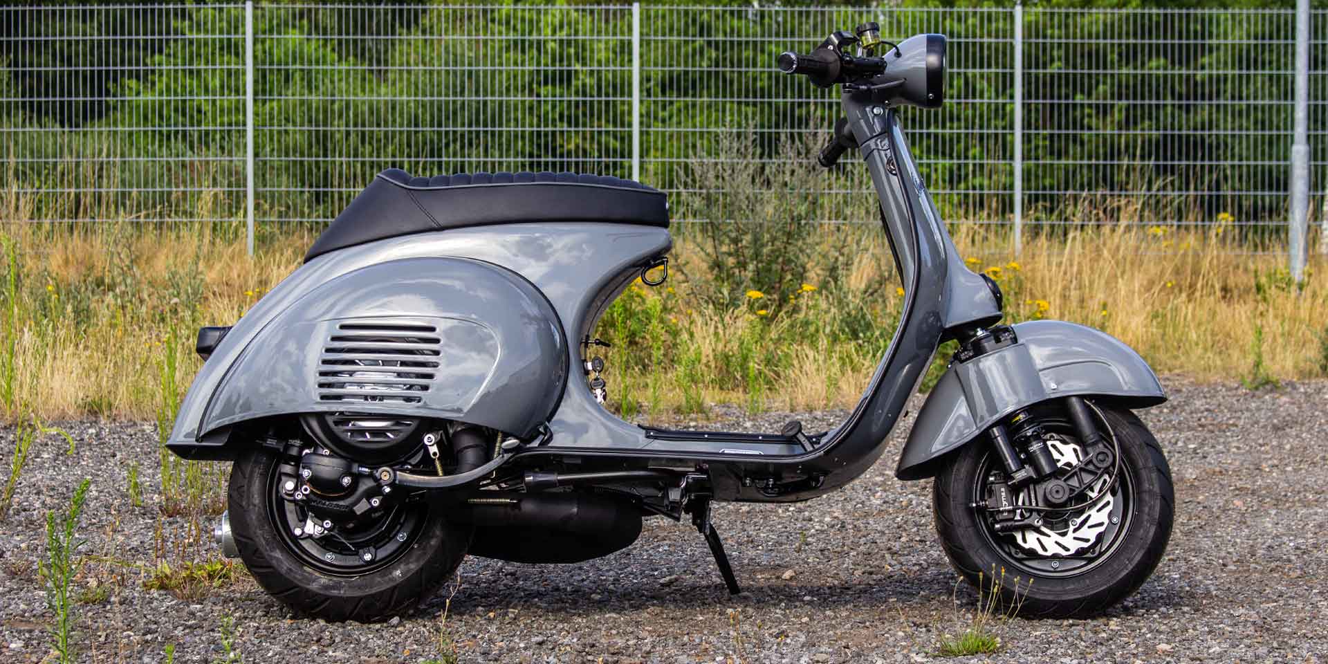 Custom Vespa VNB 244 in Audi Nardo Grau