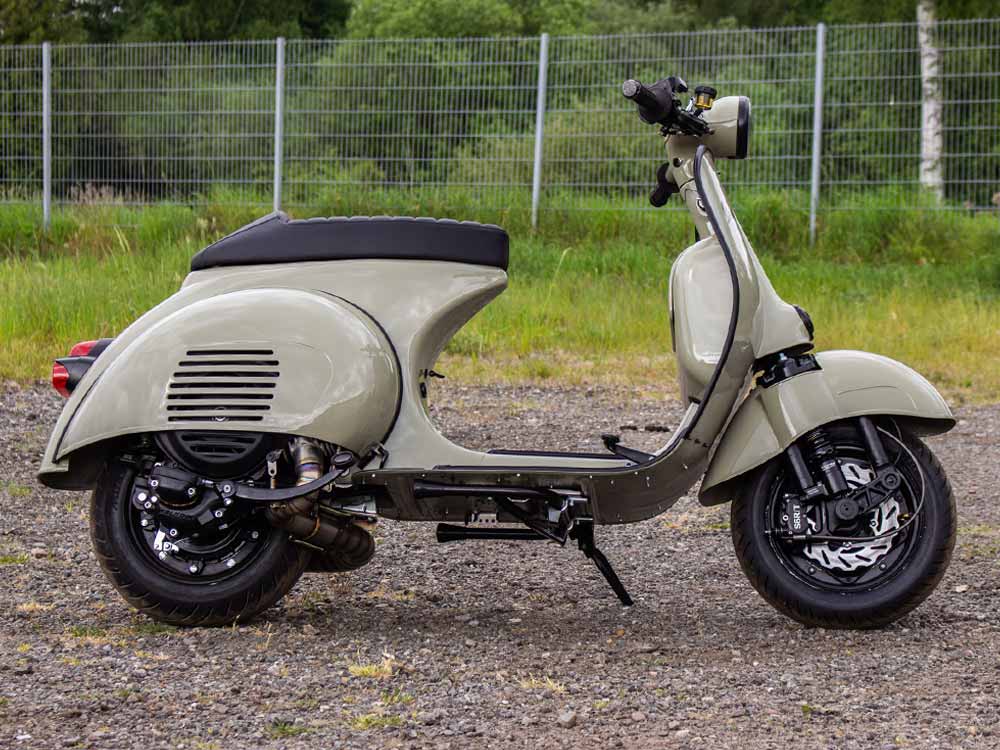 Custom Vespa VNB 244 in Porsche Steingrau