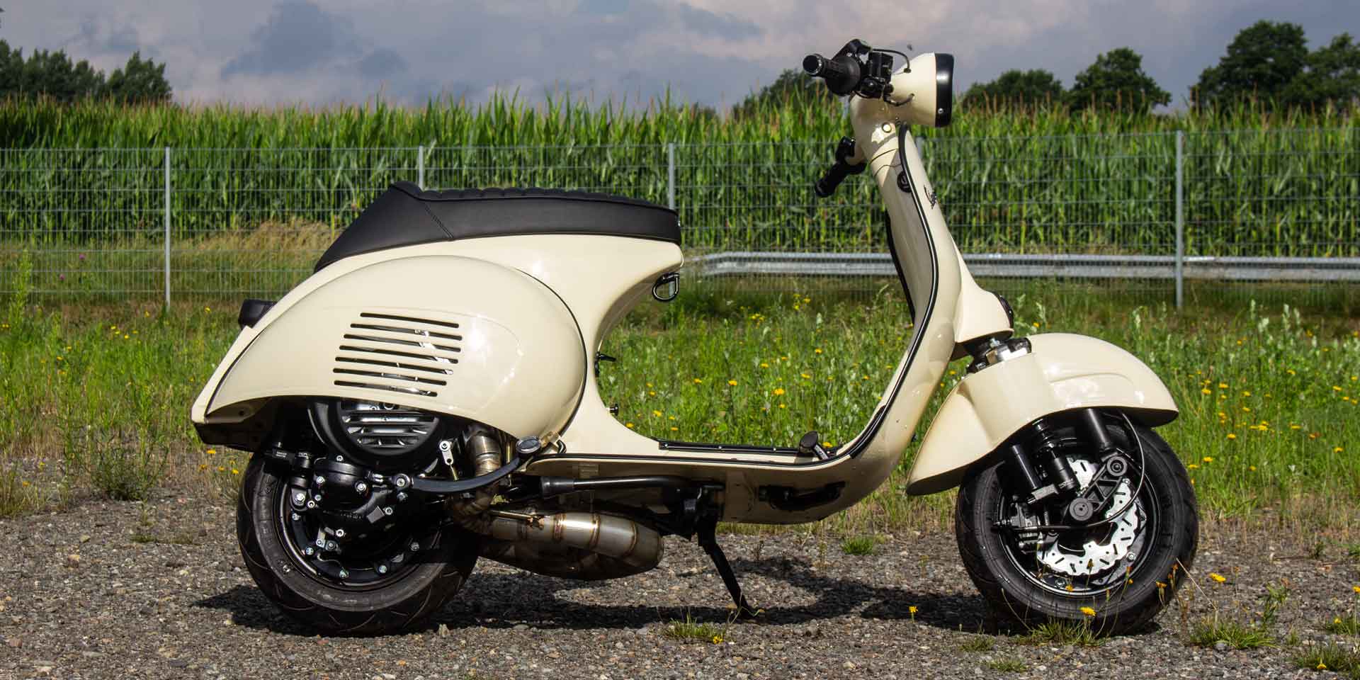 Custom Vespa VNB 244 Piaggio Avorio 909