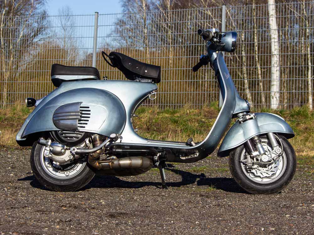 Custom Vespa VNB 244ccm in Azzurro Metallizzato 114 mit Schwingsattel