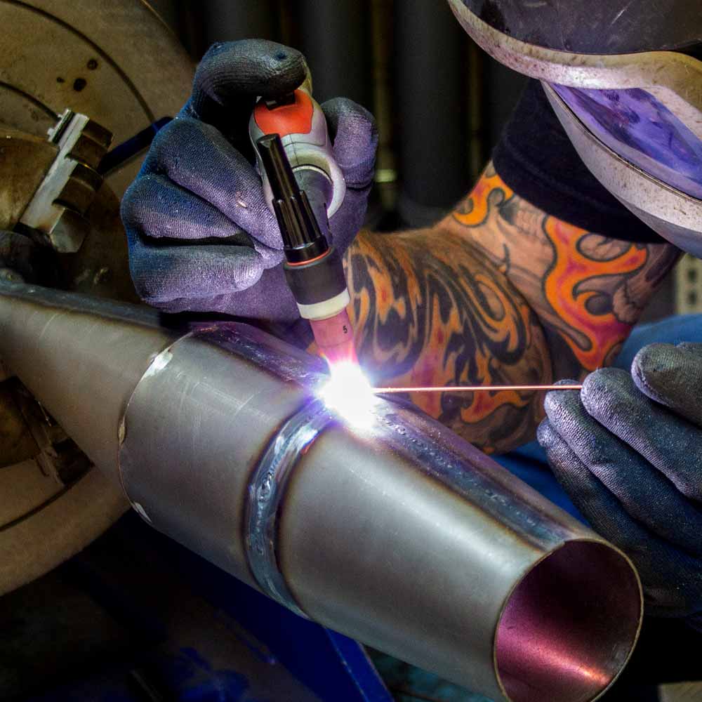 Händische Fertigung eines Vespa Rennauspuffs