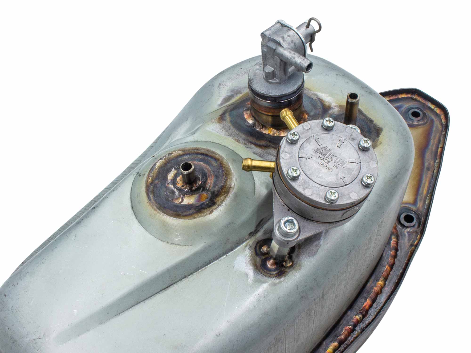 Handgefertigter Vespa Sitzbanktank für Betrieb mit Benzinpumpe