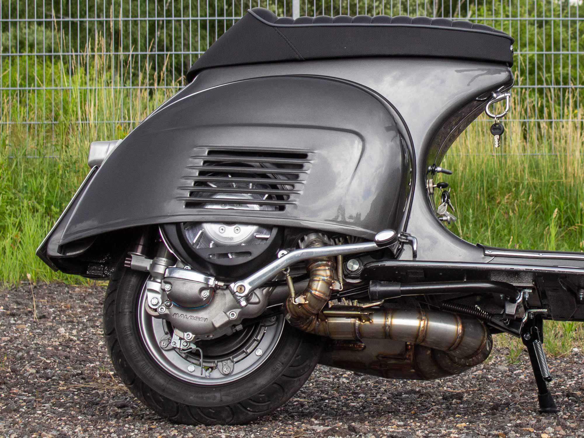 Umgearbeitetes Vespa PX Heck mit Sprint Seitenhauben