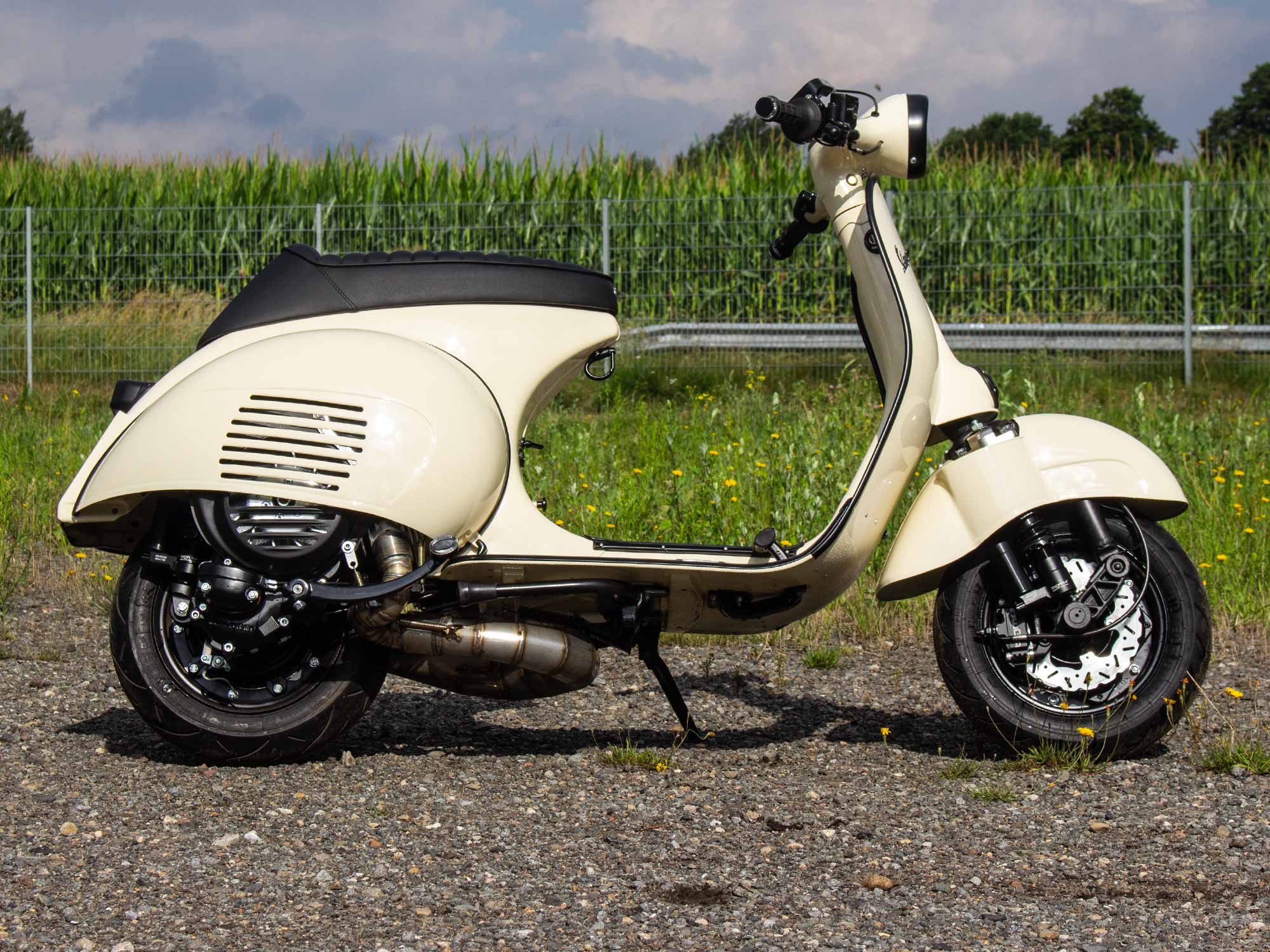 Umgearbeitetes Vespa PX Heck mit VNB Seitenhauben mit Cut
