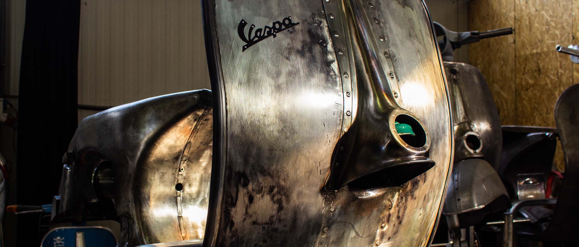 Vespa Rahmen mit Rawstyle Lackierung