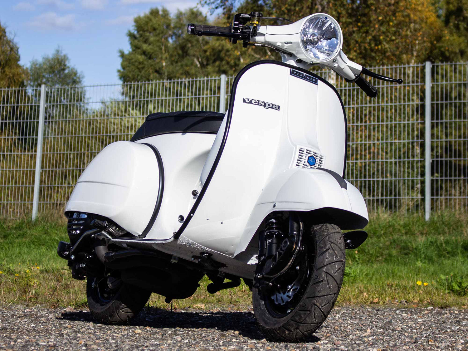 Superlow Series weitere Farben Scooter & Service Piaggio Signalweiss