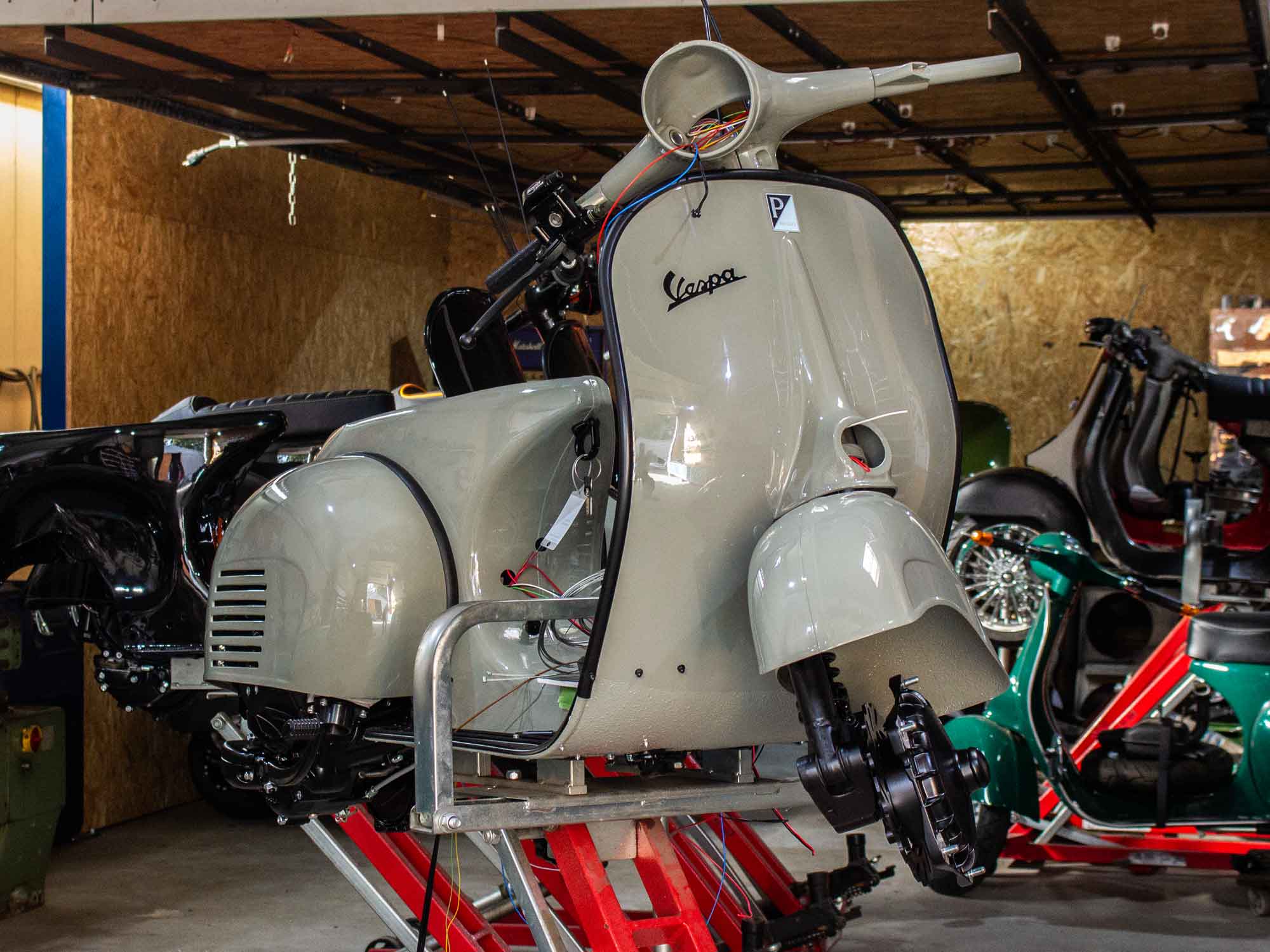 Vespa VNB 221 Betongrau