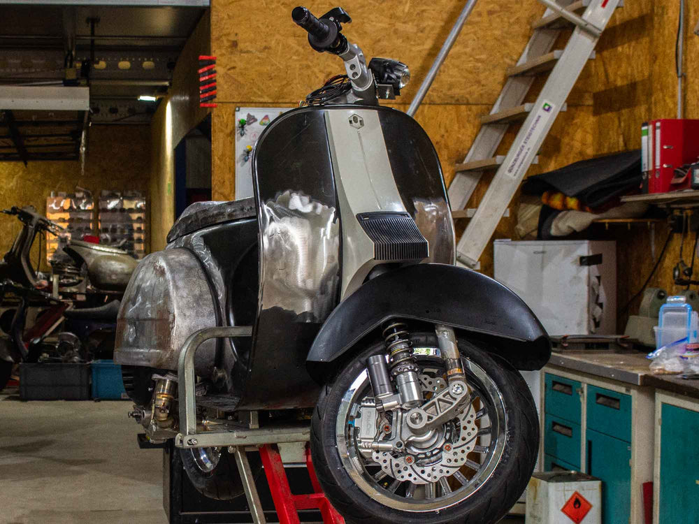 Delorean Tribute Vespa 244