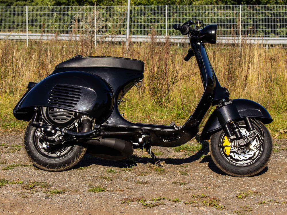 Custom Vespa VNB 244 Nero Daytona