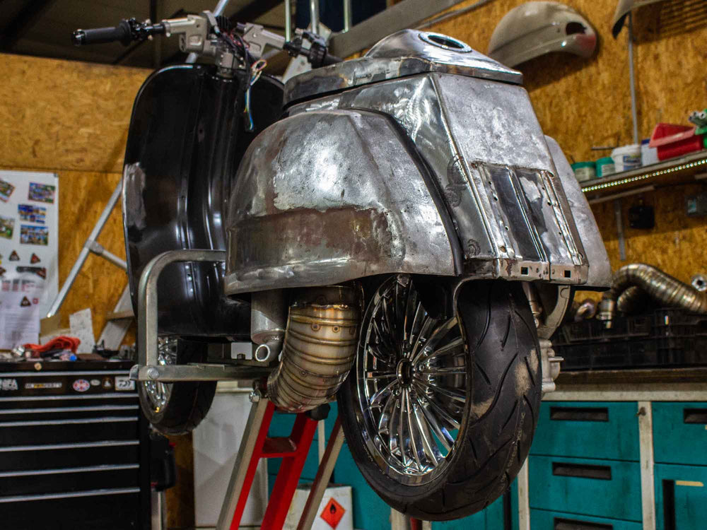 Delorean Tribute Vespa 244