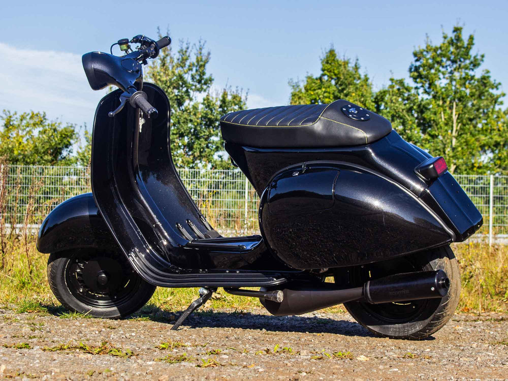 Custom Vespa VNB 244 Nero Daytona