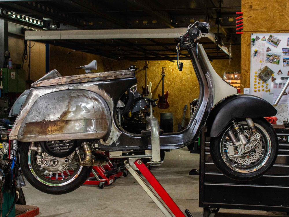 Delorean Tribute Vespa 244