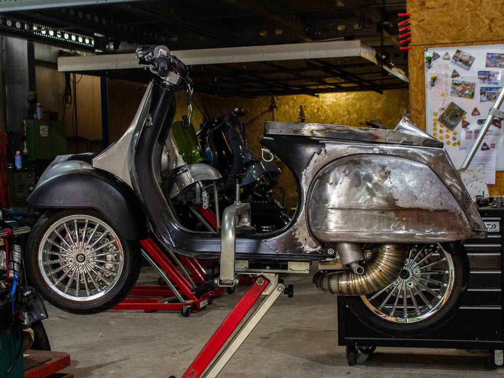 Delorean Tribute Vespa 244