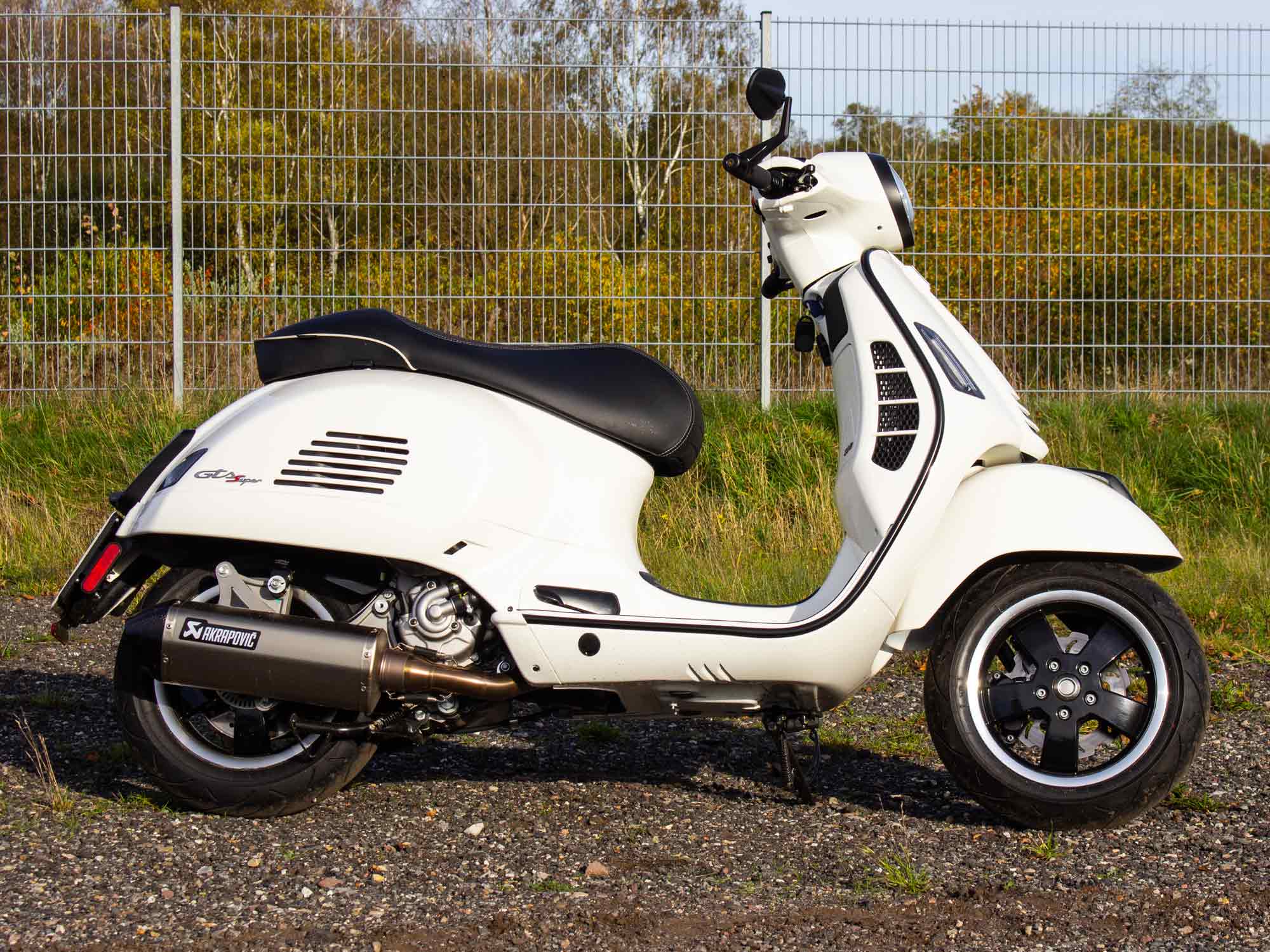 Custom Vespa GTS 300 HPE Scooter & Service