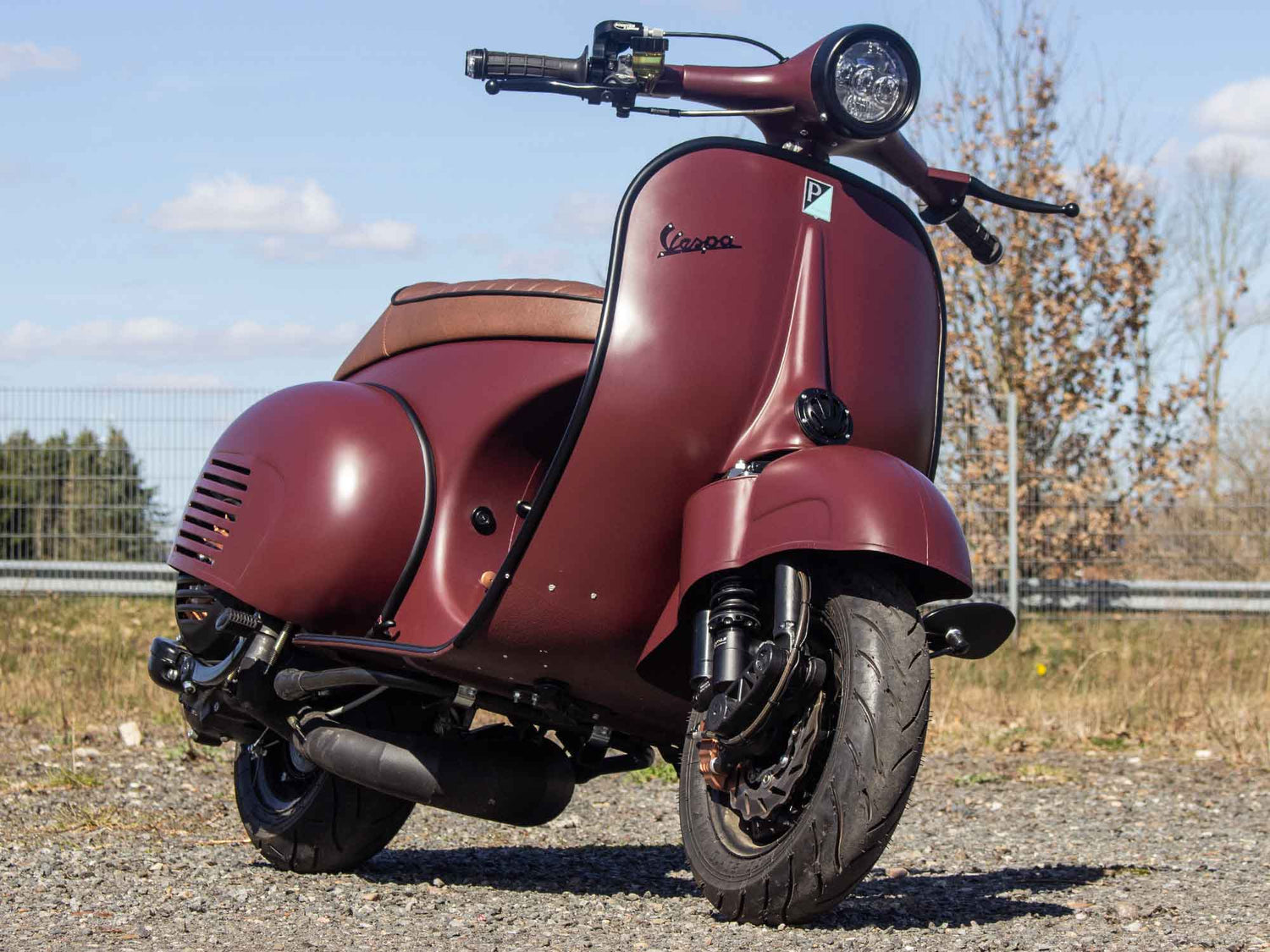 Superlow Series weitere Farben Scooter & Service Schwarz-Rot Matt