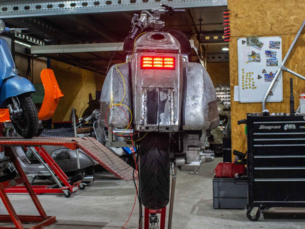 Delorean Tribute Vespa 244