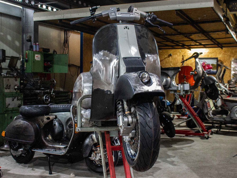 Delorean Tribute Vespa 244