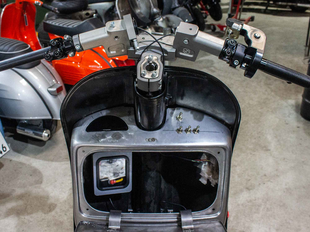 Delorean Tribute Vespa 244