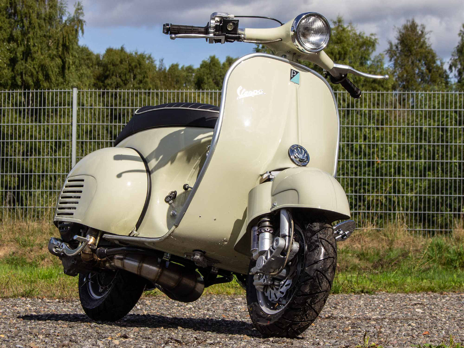 Superlow Series weitere Farben Scooter & Service Piaggio Avorio 909