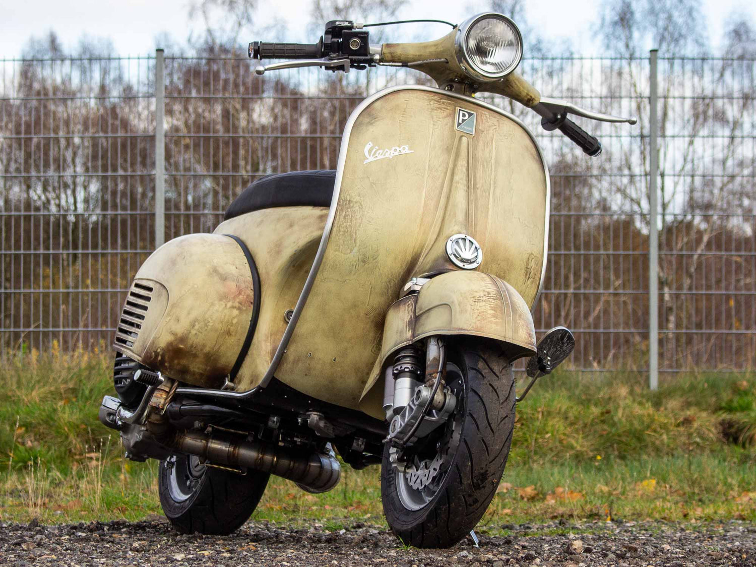 Superlow Series Rawstyle Scooter & Service Piaggio Avorio 909