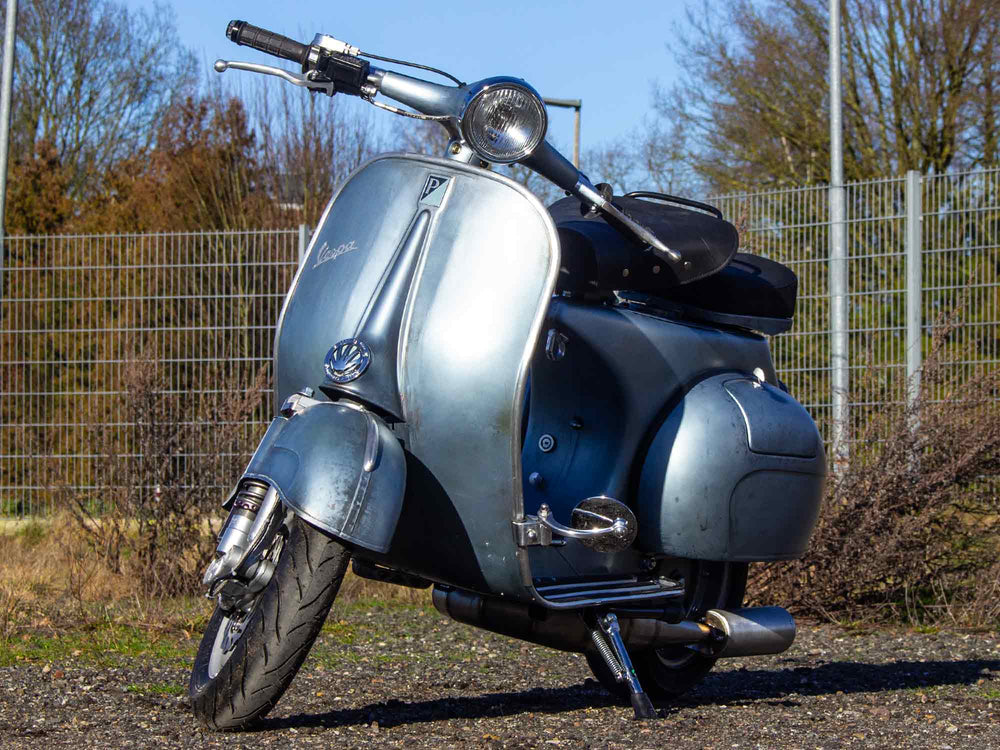 Custom Vespa VNB 244 Azzurro Metallizzato Scooter & Service