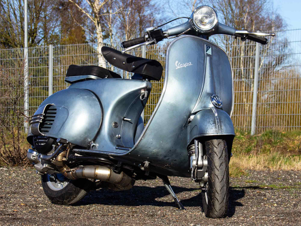 Custom Vespa VNB 244 Azzurro Metallizzato Scooter & Service