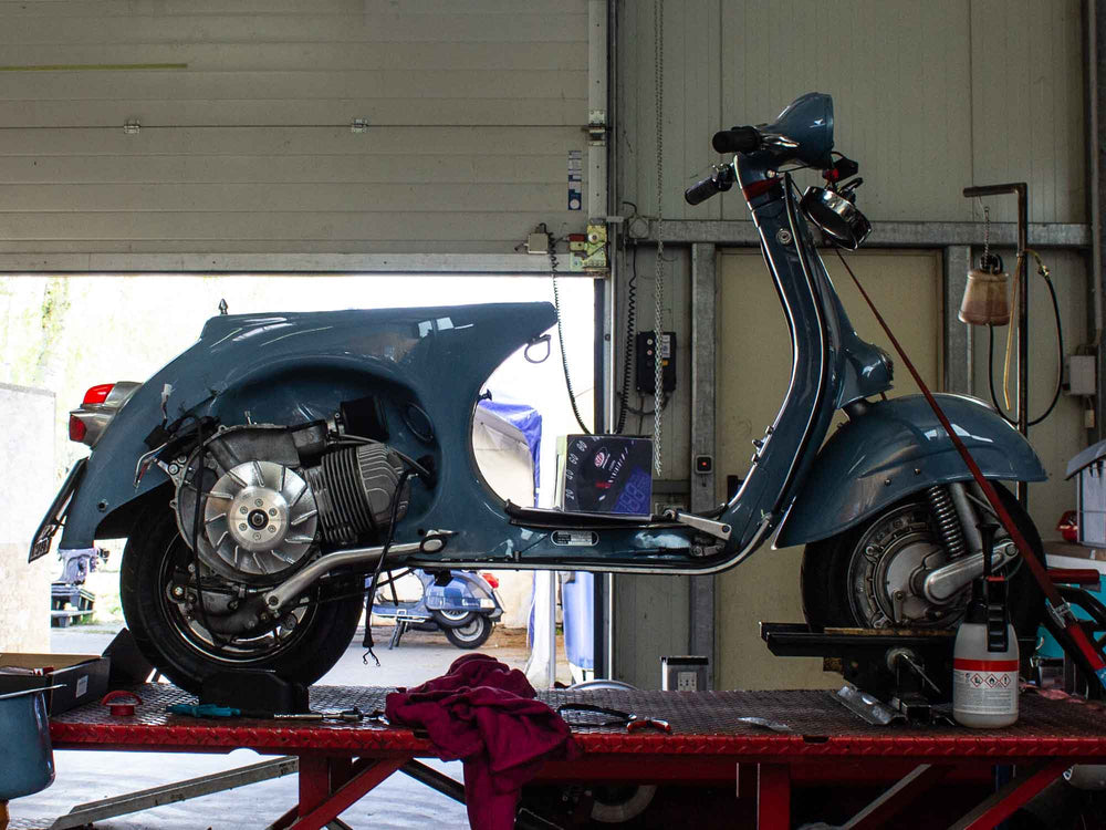 Custom Vespa VNB 190 Scooter & Service