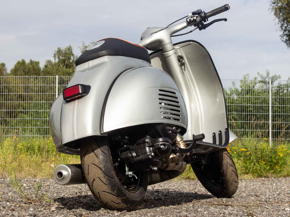 Custom Vespa Umbau VNB 244ccm mit Scheibenbremse und LED-Scheinwerfer in Mercedes Silbergrau Metallic 180