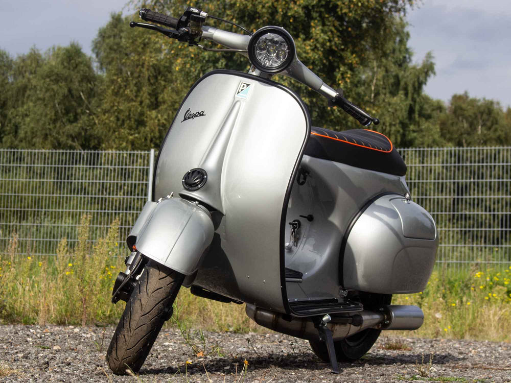 Custom Vespa Umbau VNB 244ccm mit Scheibenbremse und LED-Scheinwerfer in Mercedes Silbergrau Metallic 180