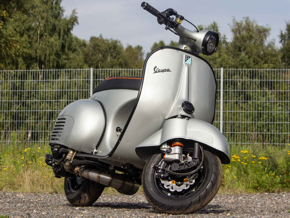 Custom Vespa Umbau VNB 244ccm mit Scheibenbremse und LED-Scheinwerfer in Mercedes Silbergrau Metallic 180