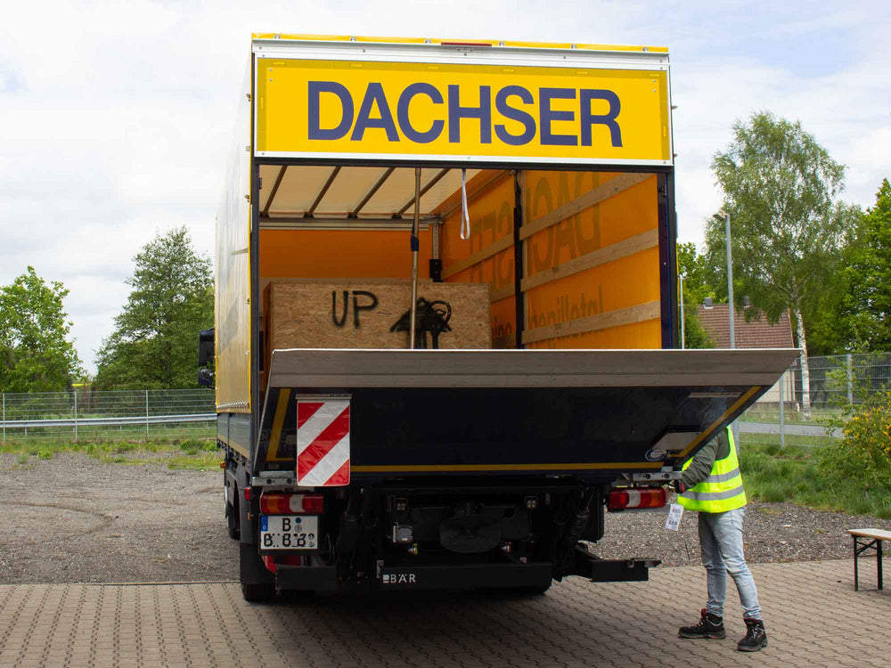 Superlow Series - Transport in die USA Scooter & Service