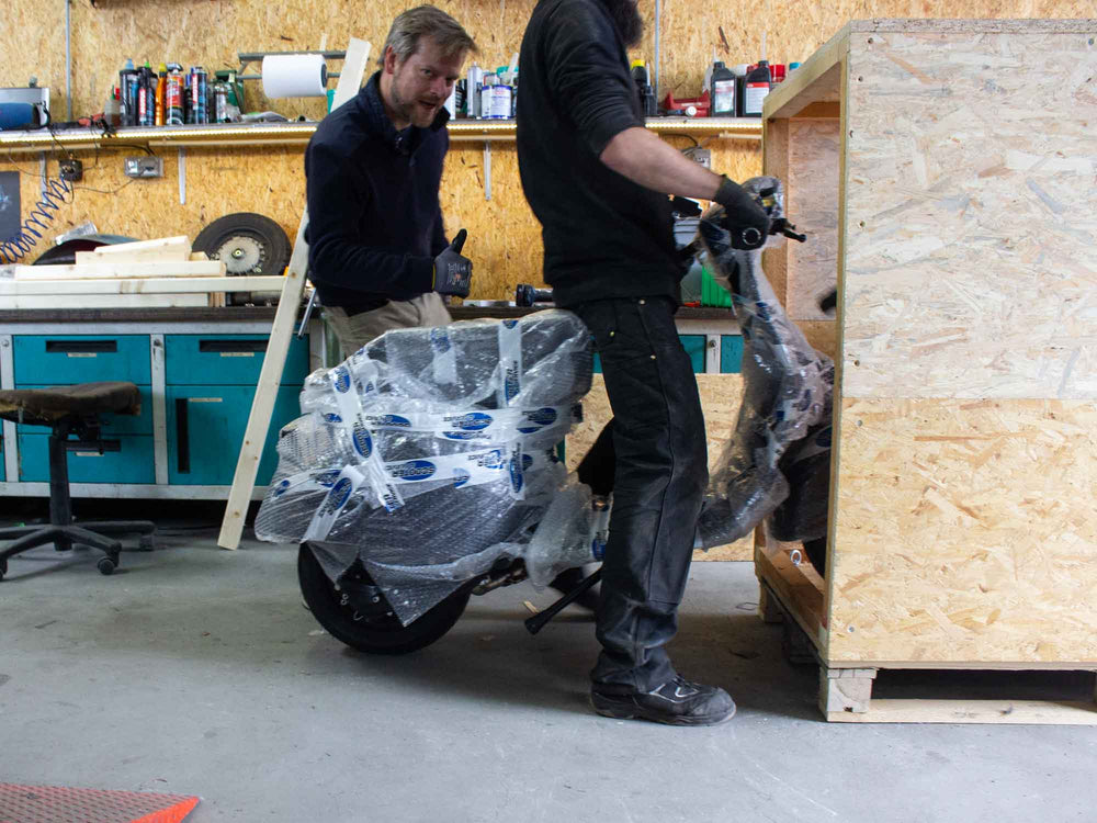 Superlow Series - Transport in die USA Scooter & Service